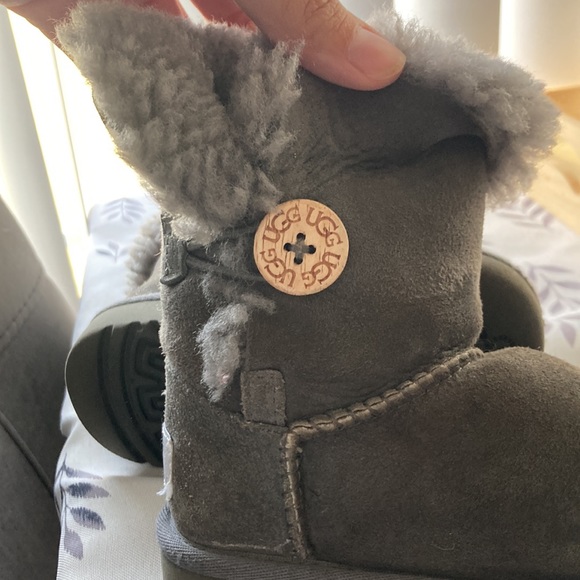 Toddler UGGS - Picture 6 of 6